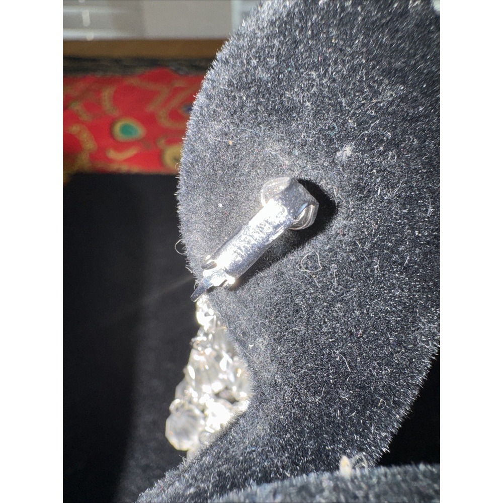 VNTG SIGNED HATTIE CARNEGIE RHINESTONE & CRYSTAL CHANDELIER EARRINGS -SILVERTONE - Picture 11 of 12